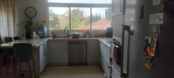 אהוד 24, אחוזה