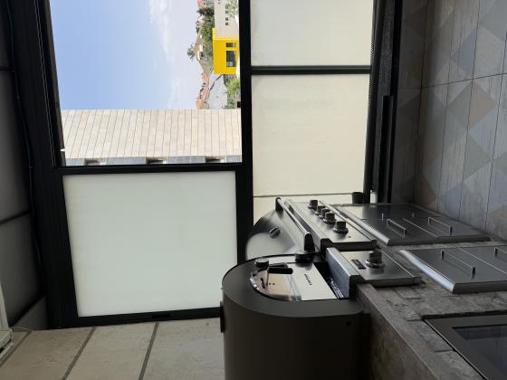 הגבים 2, האירוס