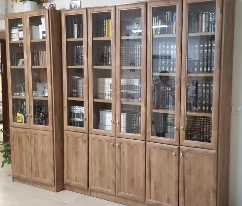 ספריית קודש במצב טוב מאוד