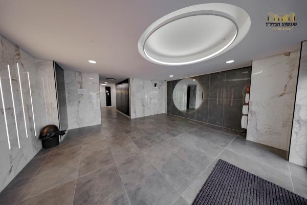 רועי קליין 29, נוה שמיר