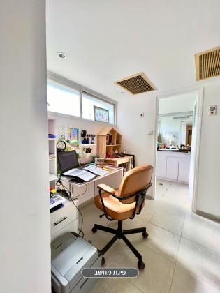 הבילויים 52, הבילויים