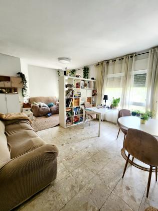 רמון יוסף צבי, בית וגן