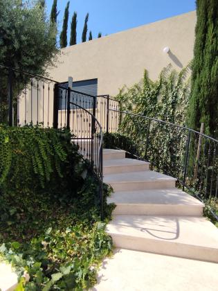 אלי עמיר 13, מרכז העיר