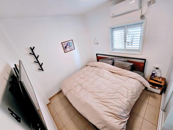 אוסישקין 61, הדר