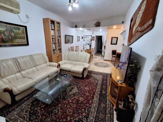 קרית ספר 16, כצנלסון