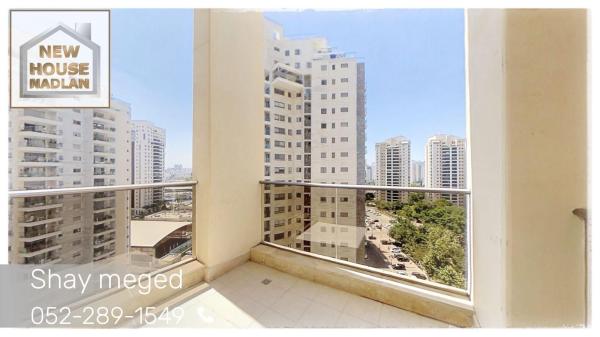 רום יעל 13, אם המושבות החדשה