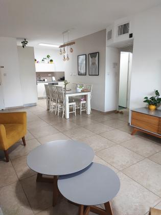 הר הצופים 29, רחובות ההולנדית