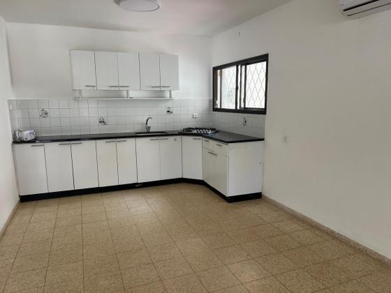 שמעון רייך 11, מרכז העיר