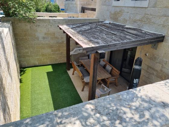 ענבר 43, רכס חלילים