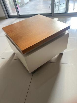 למכירה: מזנון איכותי + 2