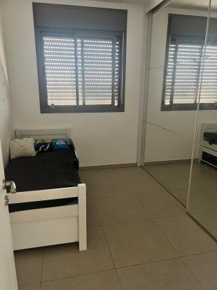 יצחק אבינו 1, אחיסמך