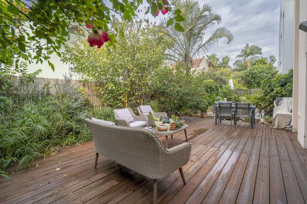 שנת היובל 93, גיל עמל