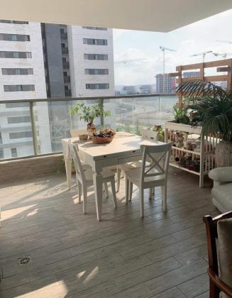 חיים הרצוג 35, פסגות אפק