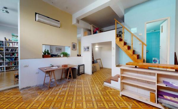 טוני הלה 2, מרכז יפו