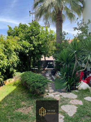 צלח מנשה 20, קריית מנחם בגין