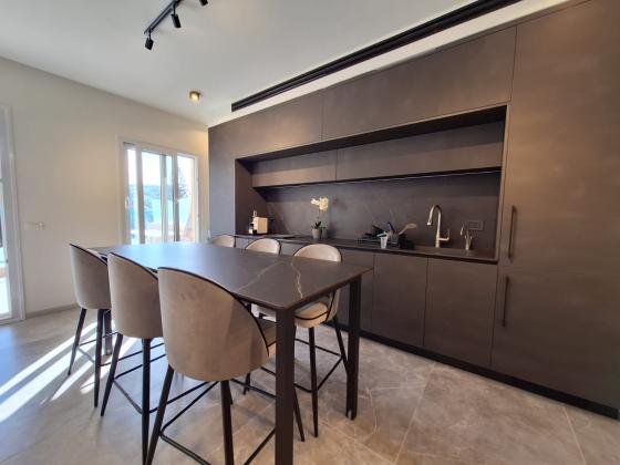 מנחם בגין 1, 'גבעת אולגה א' ו-ב'