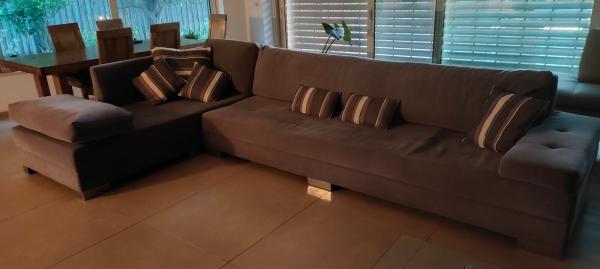 שזלונג במצב מצוין עם 6 כריות באורך של 3