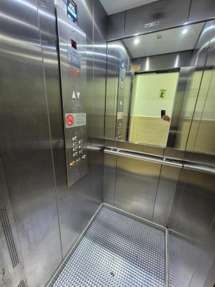 פרלשטין 31, מרכז העיר