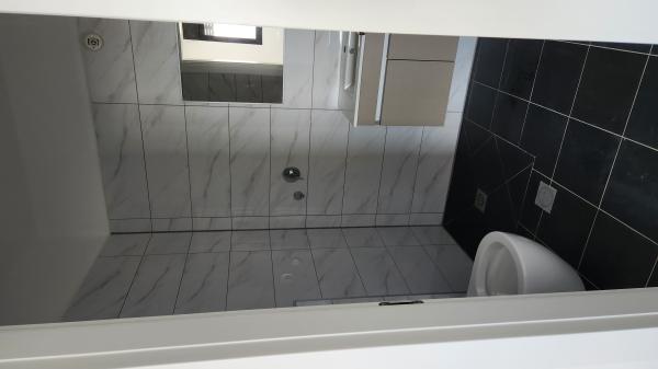 יחזקאל קזז 16, שיכון ממשלתי