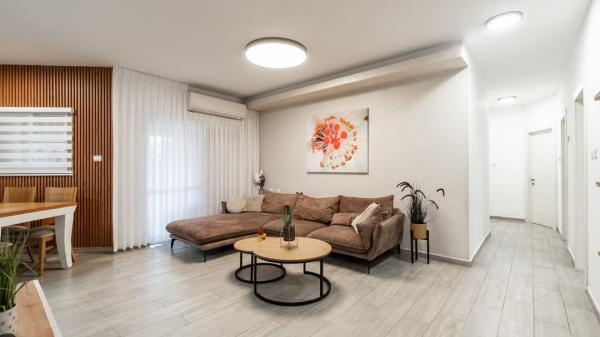 גרוסמן מאיר 25, נווה זאב