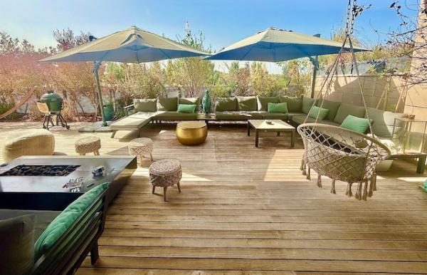 בשכונת אזור תעסוקה הרצליה פיתוח