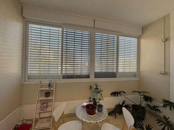 בר גיורא 51, הדר עליון