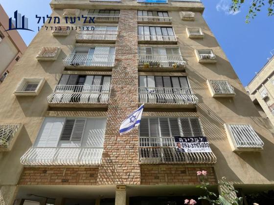 צפת 16, קריית שרת