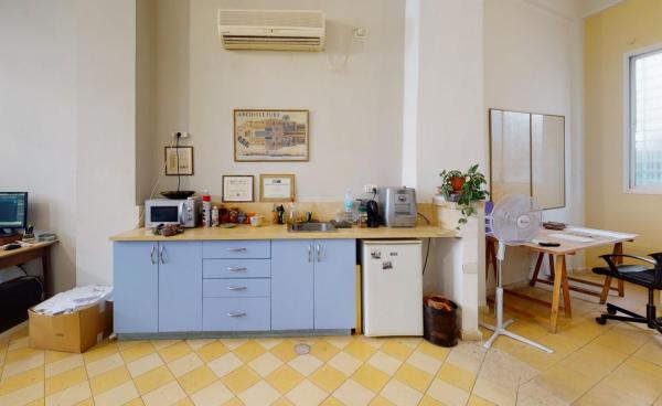 טוני הלה 2, מרכז יפו