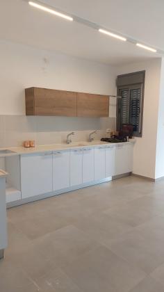 לח"י 3, אזור תעשיה