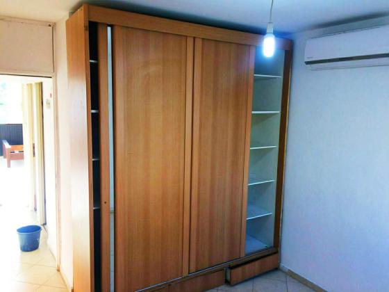 יצחק שדה 12, יצחק שדה