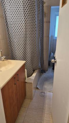 יהודית 9, החרוזים