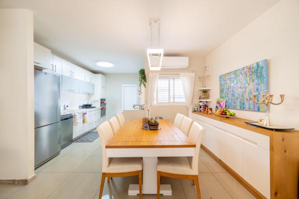 כץ מיכל לייב 68, כפר גנים ב