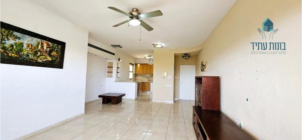 זאב ליבר 3, קרית השרון