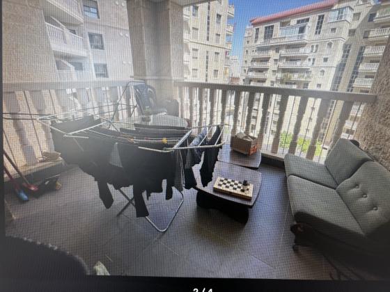 הנשיא השישי 22, קרית הלאום