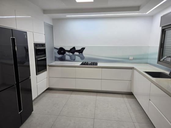 אשכולית 4, רמות ב'