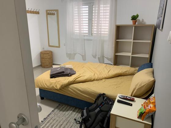 היבנר 28, כפר גנים א