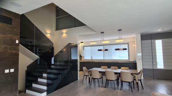 בשכונת מקוב