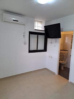 שי עגנון 4, שכונה ה