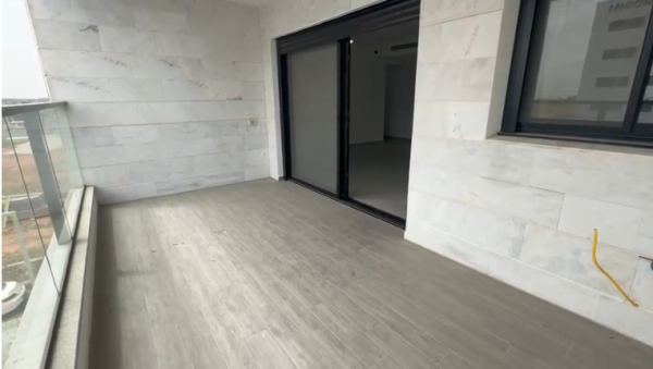 השולמית 16, אור ים