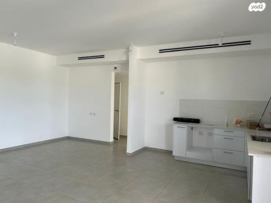 דבורה עומר, נאות שדה