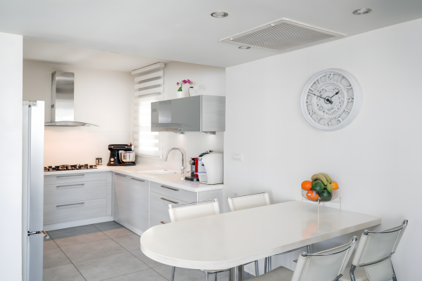 שדרות האלונים 10, צמרות המושבה