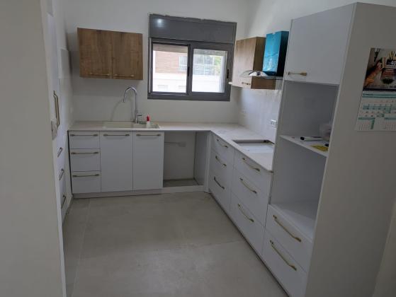 אילון 14, מרכז העיר