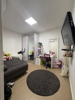 אהוד מנור, נאות אפק