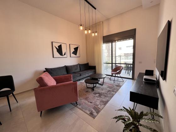 אשכולית 18, רמות ב'