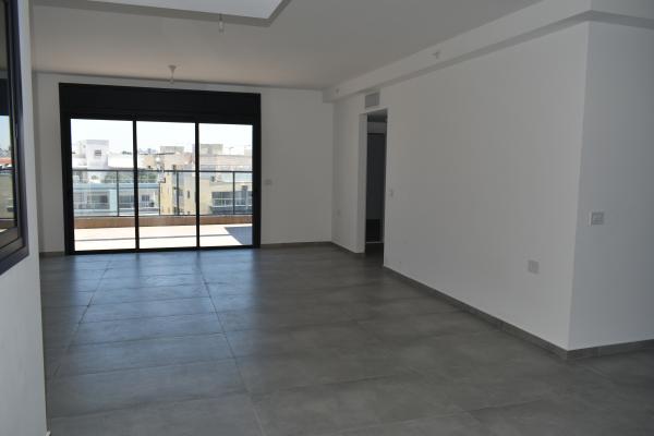 מסריק 12, צפון מערב