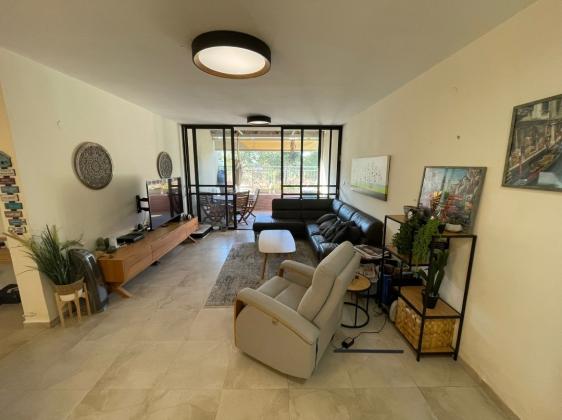 בשכונת פרחים;דגניה