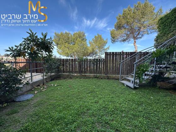 לבון פנחס, דניה