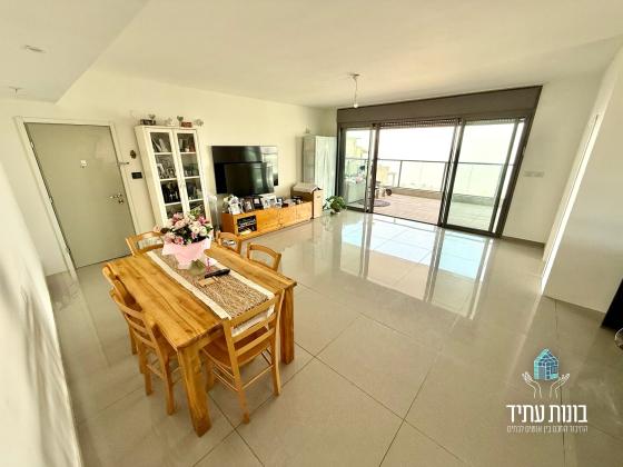 בני בנימין 43, גלי הים