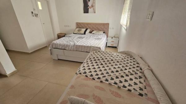 לילך 16, רמת השקד