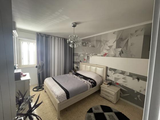 משה יוליש 6, נווה אלונים